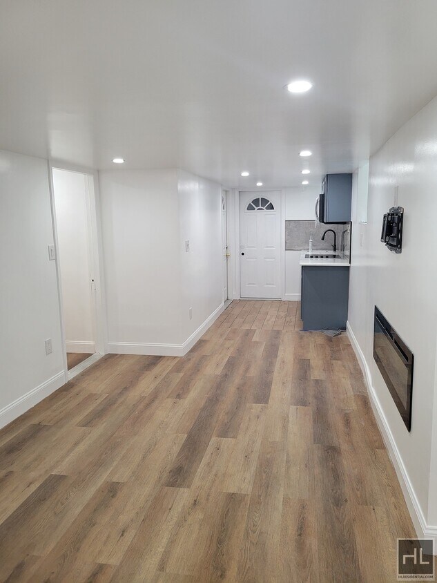 Foto principal - EAST 239 STREET
