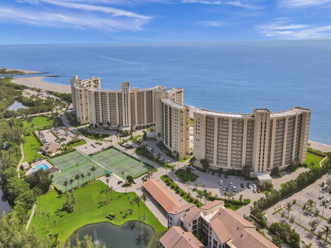 Foto del edificio - 300 Ocean Trail Way