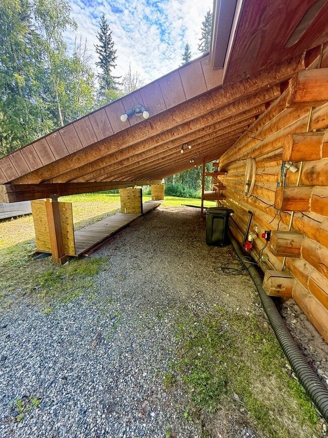 Building Photo - 2bd, 1 bath House w/ Bonus Room for Rent!