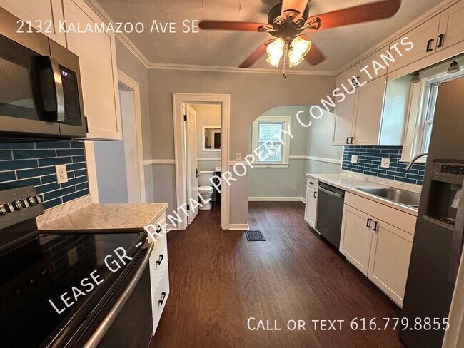Foto del edificio - Adorable 3 bedroom home with central air a...