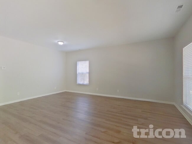 Building Photo - 11035 Elven Dr