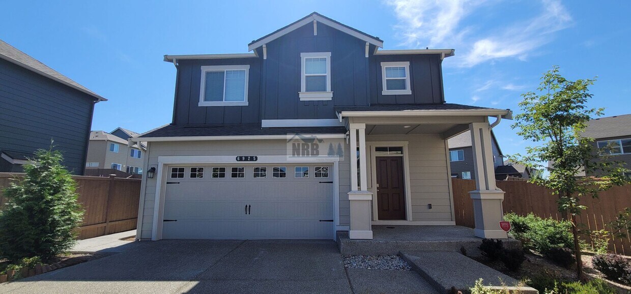 Foto principal - Stunning 3 bd House in Lacey!