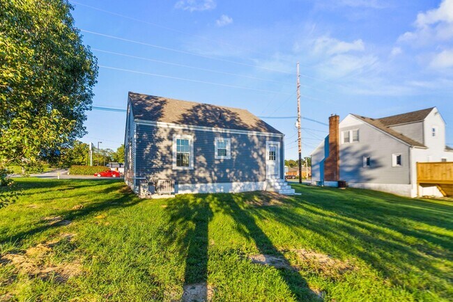 Building Photo - 195 Versailles Rd