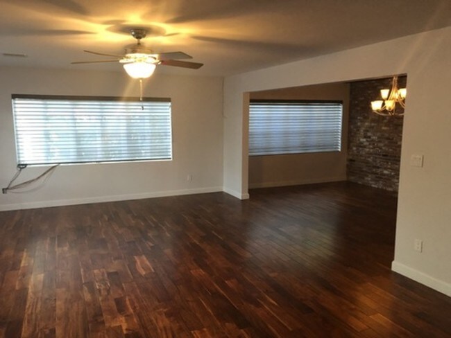 Building Photo - 610 Gaines Way