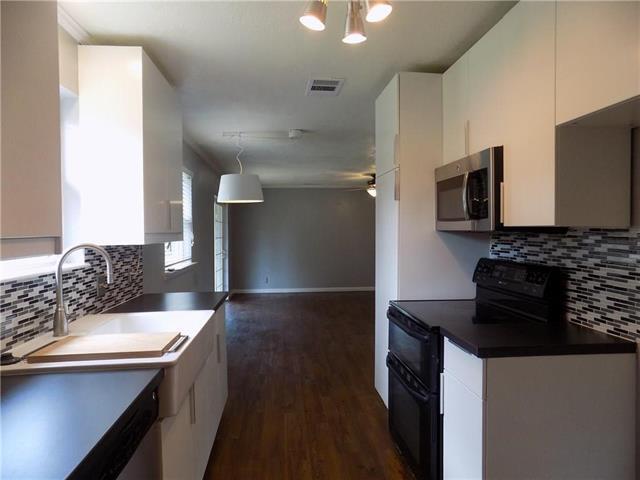 Primary Photo - 6412 Stardust Dr N