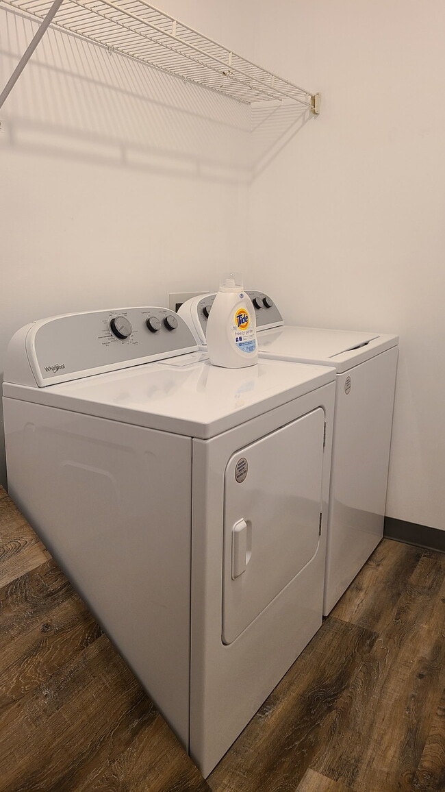 Building Photo - 999 S 30th St