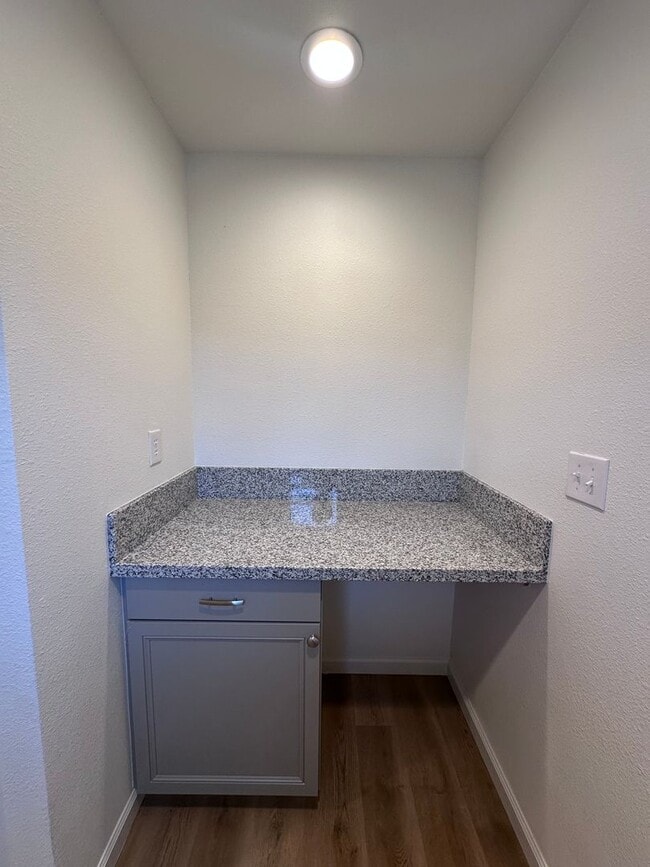 Building Photo - Fully remodeled interior home, available soon!