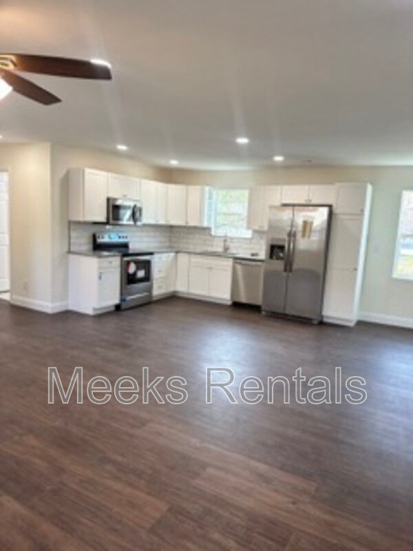 Foto del edificio - 310 68th St SE