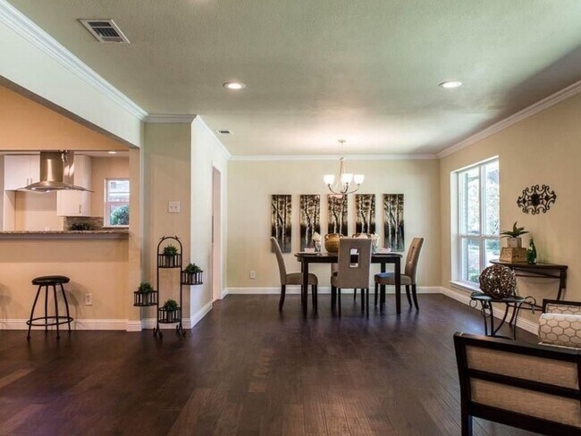 Foto del edificio - 4 Bedroom Single Family Home in Dallas