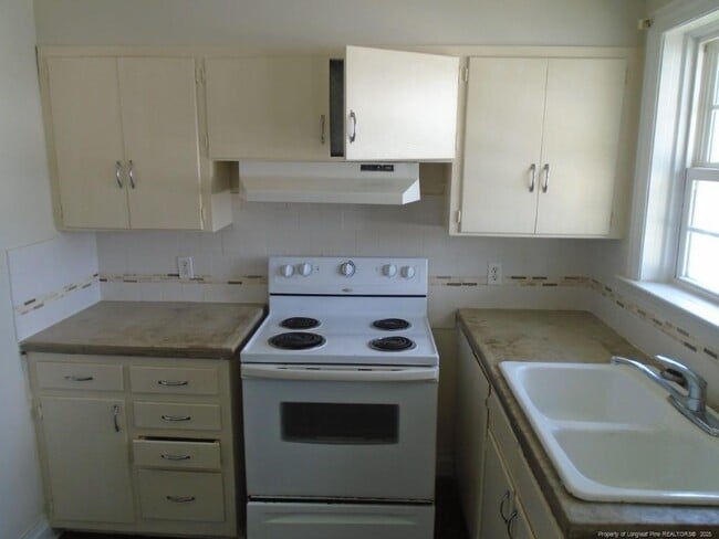 Building Photo - 100 Spring Ave