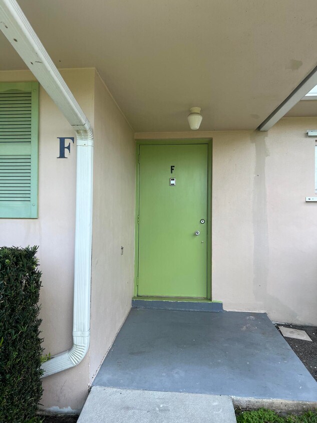 2640 Dudley Dr E Unit F, West Palm Beach, FL 33415 Condo for Rent in