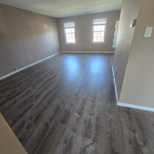 Building Photo - 589 Wrensong Rd