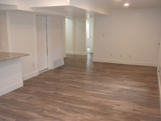 Foto del edificio - 920 W 260 S St