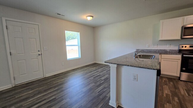 Foto del edificio - 1810 S Hill Ave