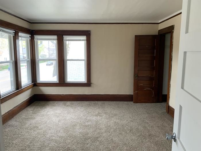 Primary Photo - Must See 2 Bedroom Menasha