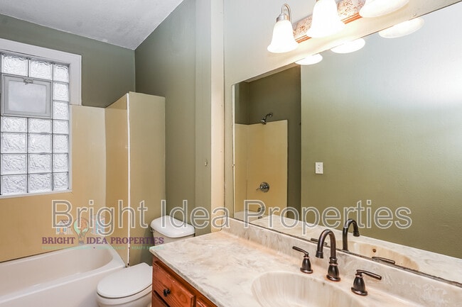 Foto del edificio - 3322 Clinton Ave