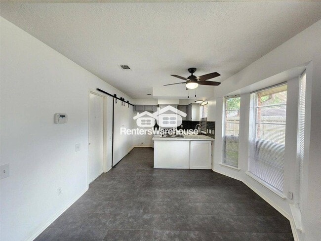 Building Photo - 1322 Valley Landing Dr