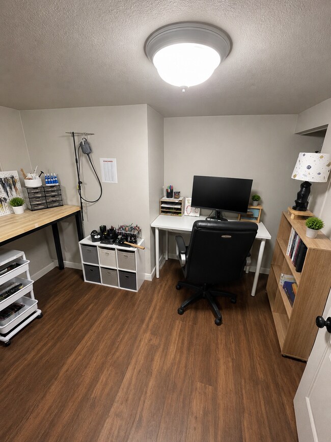Foto del edificio - 902 N 11th Ave E
