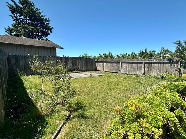 Building Photo - Charming 2BR Home in Arcata with Fenced Yard