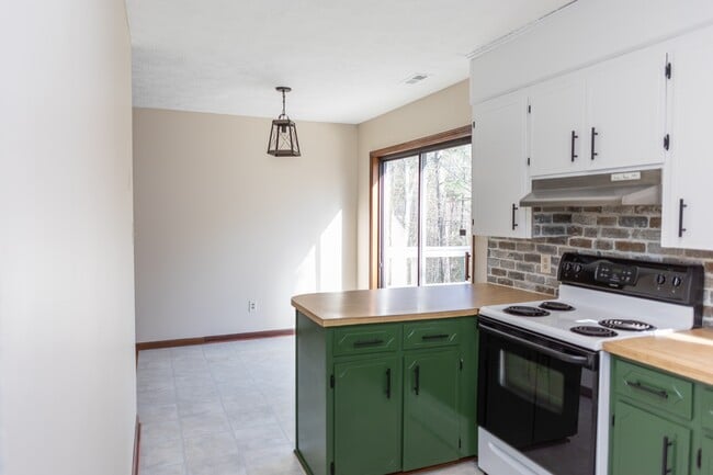 Building Photo - 2192 NC-126