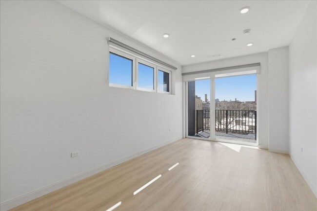 Foto del edificio - 948 W Sunnyside Ave