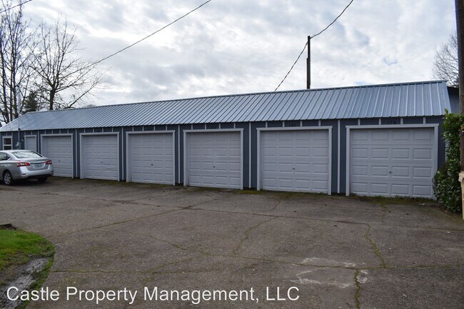 Building Photo - 148-184 S Main St