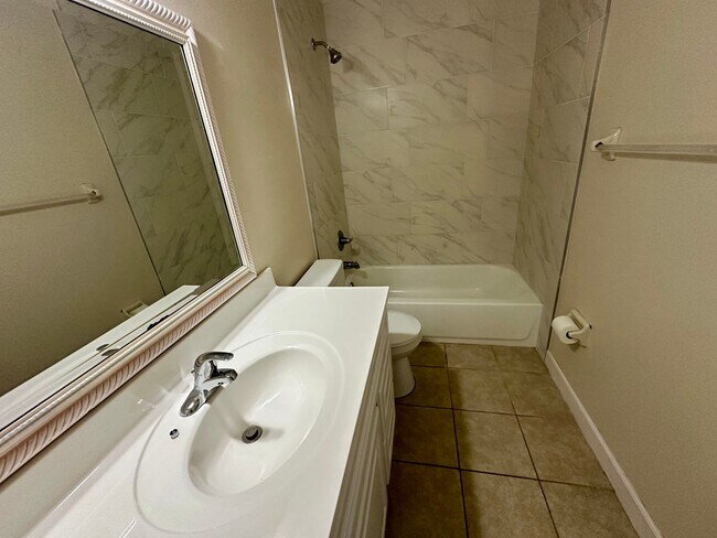 Foto del edificio - Charming 3/2 Home for Lease in Port Orange, Florida!