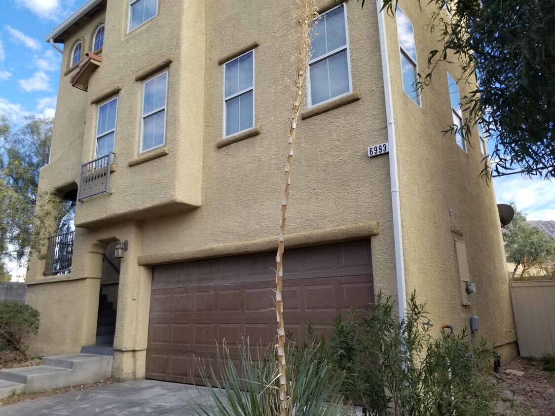 Foto principal - 6993 Canary Ivy Way