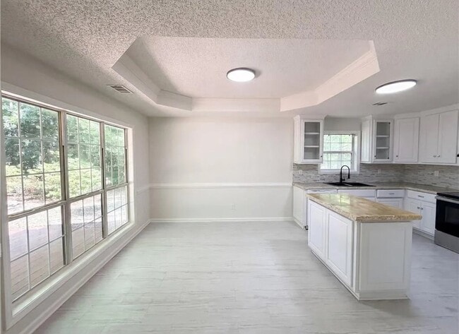 Building Photo - 343 Newcastle Vista