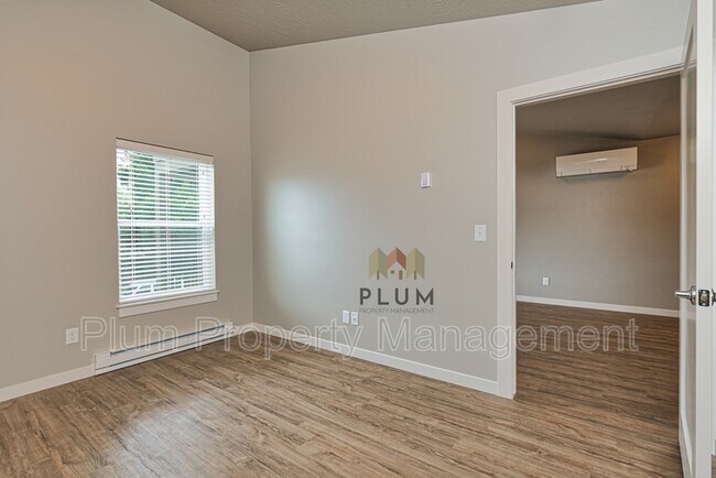 Building Photo - 2414 McDonald Ave