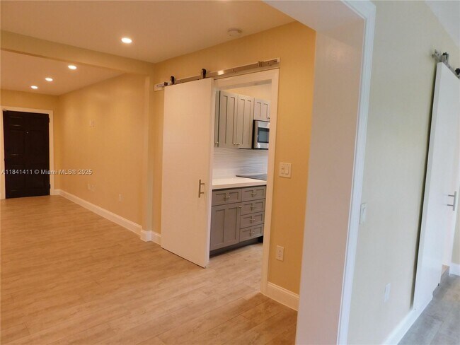 Foto del edificio - 2375 SW 21st Ter