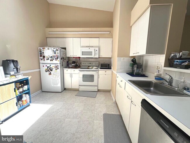 Foto del edificio - 7510 Ashby Ln