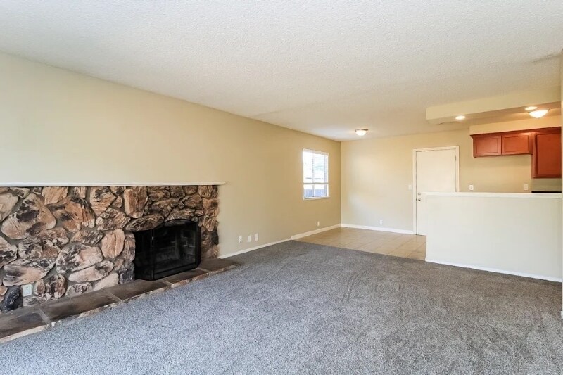 Foto principal - 6612 Sarament Ct