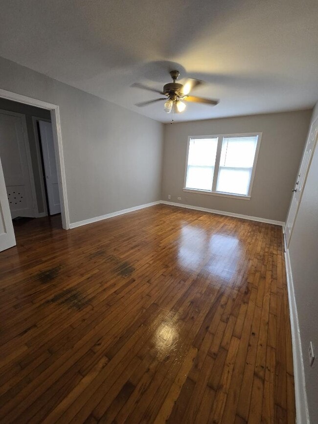 Building Photo - 1339 W Hollywood Ave