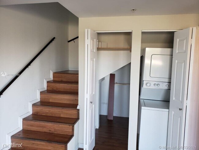 Foto del edificio - 2 br, 2 bath Condo - 1712 SW 2nd St