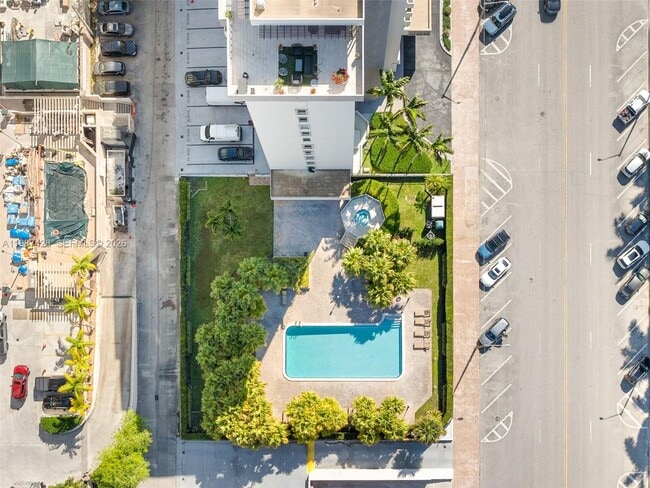 Foto del edificio - 625 Biltmore Way