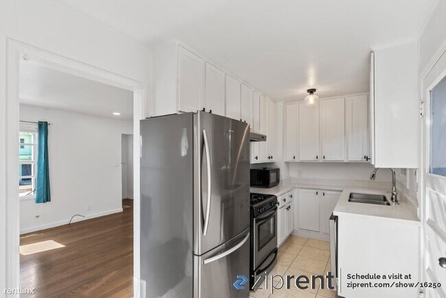Foto del edificio - 2 br, 1 bath Townhome - 5914 Mauritania Av...