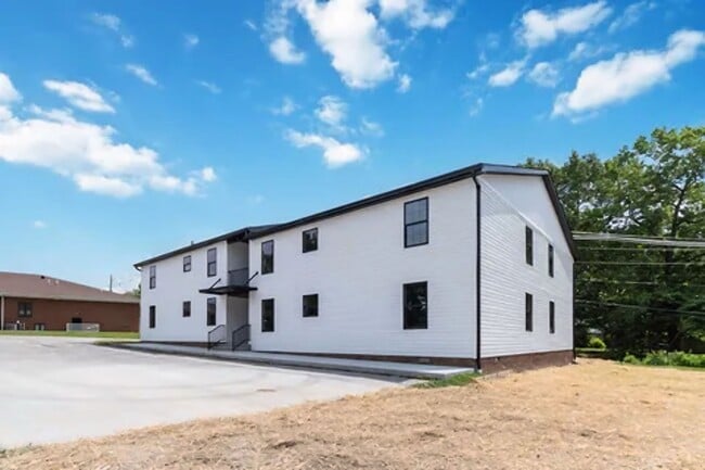 Building Photo - 56 Hopewell Church Rd