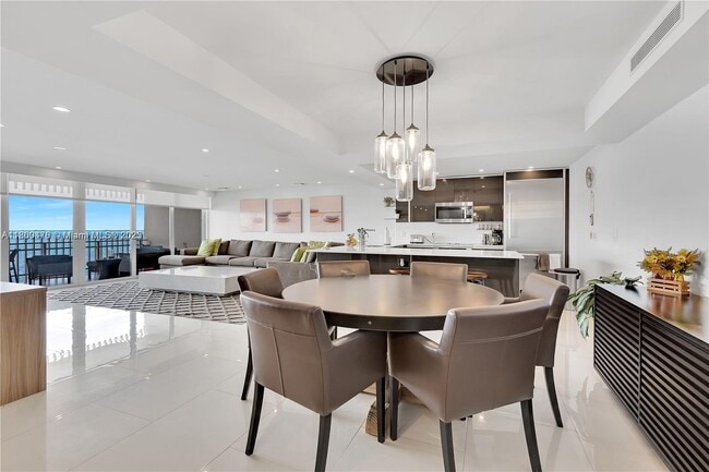 Foto del edificio - 3 Grove Isle Dr