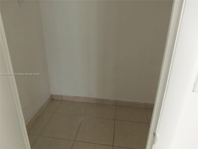 Foto del edificio - 4156 Inverrary Dr