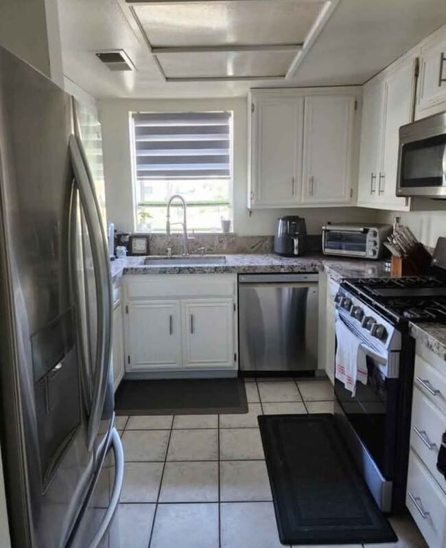 Building Photo - 26808 Claudette St