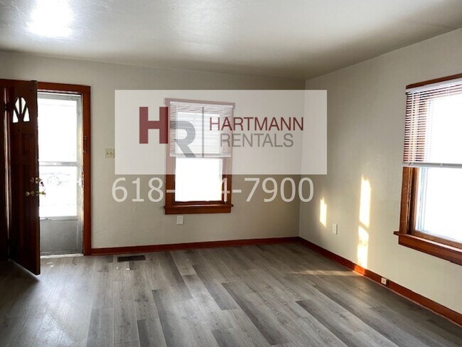 Building Photo - Two Bedroom Home with Washer/Dryer Hookups in Full Basement!