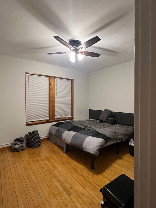 Building Photo - 52 Queensberry St