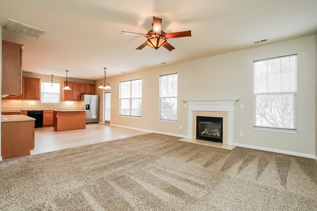 Building Photo - 360 Stobhill Ln