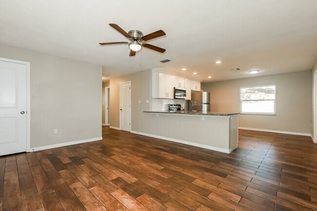 Foto del edificio - 3014 N Pineway Dr