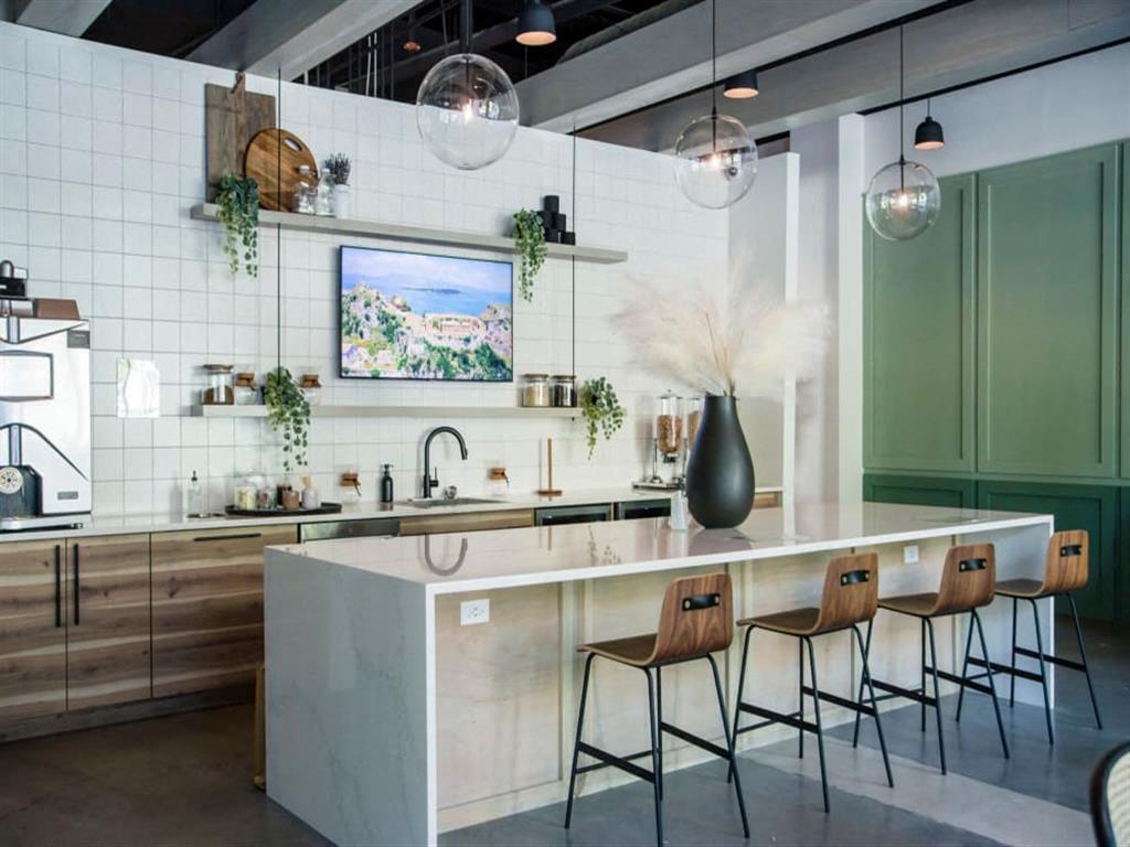 Flats at West Broad Village Apartments in Richmond, VA