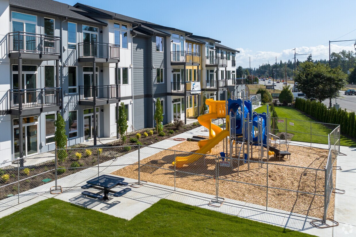 Alta Crossing Apartments in Marysville, WA