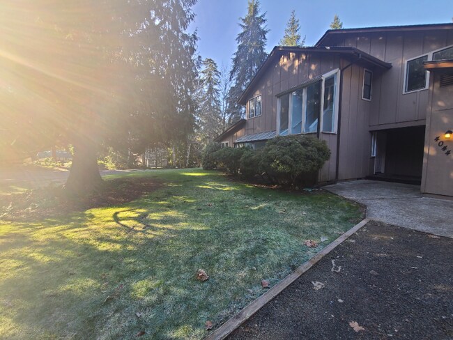 Foto del edificio - 4044 Rainwood Dr NW