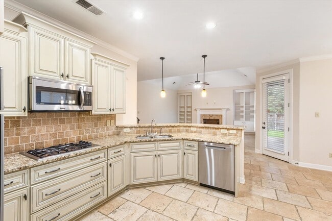 Building Photo - 1651 DE HAIG Ln