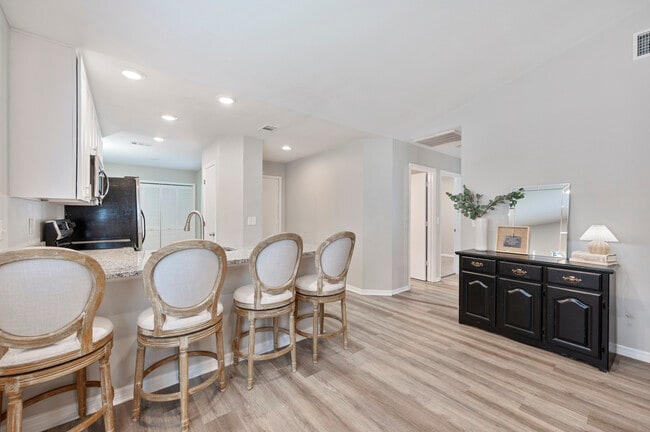 Eat at counter - 3568 Raintree Ln